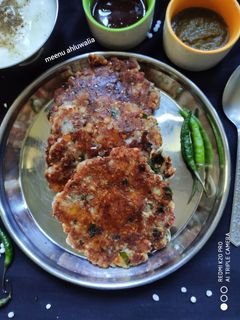 साबूदाना थालीपीठ (Sabudana thalipeeth recipe in hindi) रेसिपी मुख्य फोटो