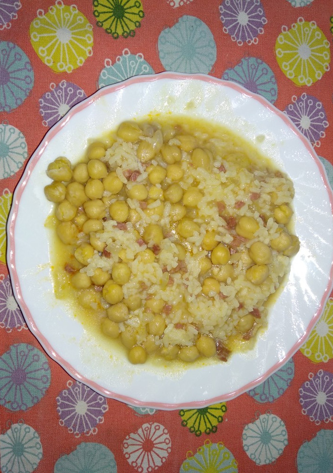 Una foto de Garbanzos con arroz