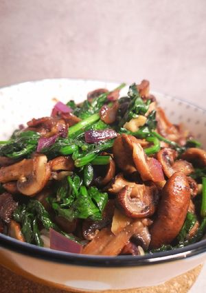 Foto resep Tumis Jamur Bayam
