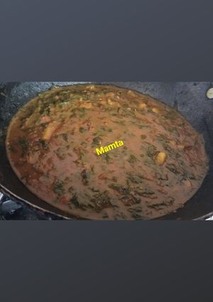 पालक आलू रेसिपी मुख्य फोटो