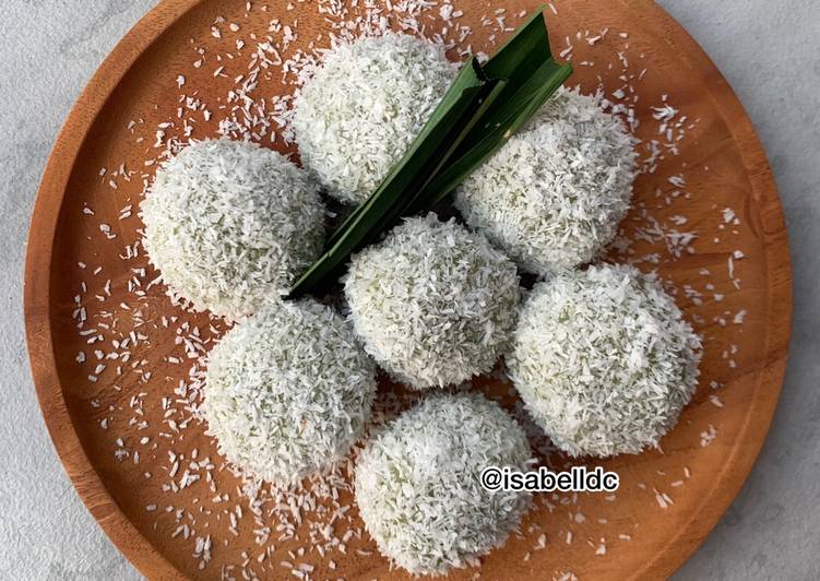 Langkah Mudah untuk Menyiapkan 104. Klepon - (Pewarna Alami), Enak