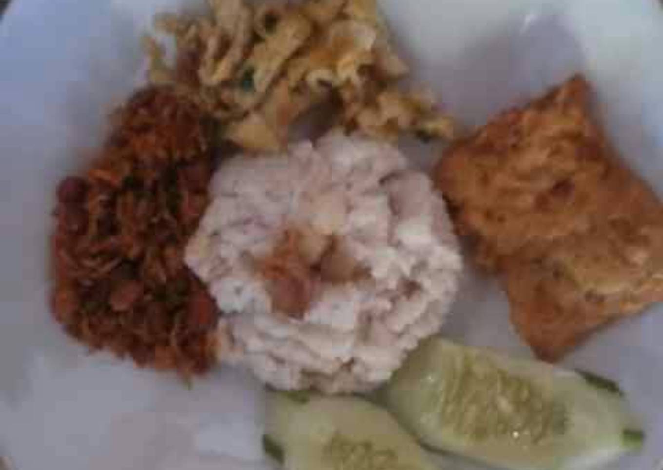 Nasi uduk komplit