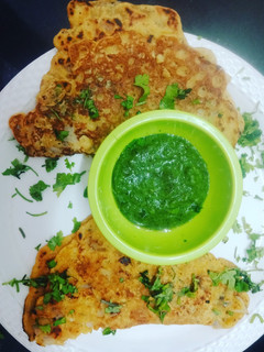 बेसन का चीला (Besan ka chilla recipe in hindi) रेसिपी मुख्य फोटो