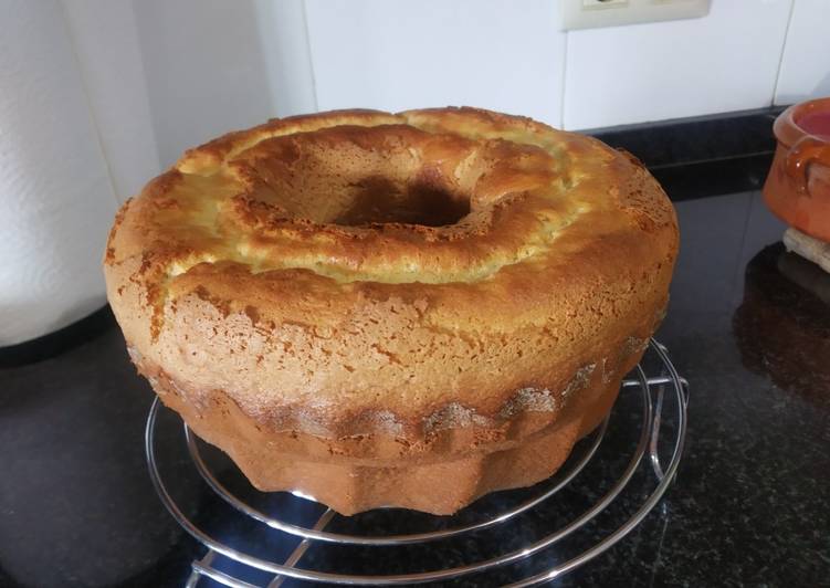 Bizcocho de chocolate blanco