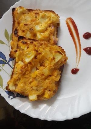 ওপেন গ্রীল টোস্ট (Open grill toast recipe in Bengali) রেসিপির প্রধান ছবি
