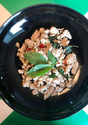Foto resep Thai Chicken Basil (Ayam Cincang Kemangi Ala Thailand)