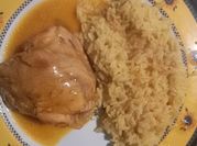 Una foto de para muslo pollo a la mostaza a la cacerola