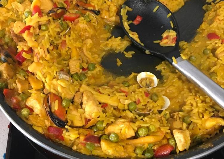Paella de Carne y pescado Receta de alberto del rio Cookpad