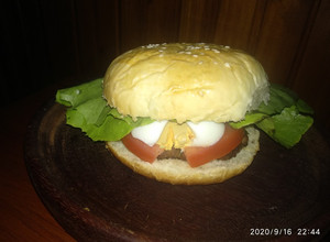 Una foto de Hamburguesas al pan 🍔
