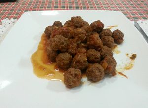 Una foto de Albondigas paleo en salsa roja