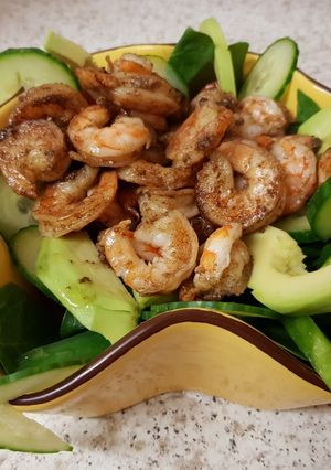 A picture of My Garlic & Chilli Buttered King Prawns 😀.