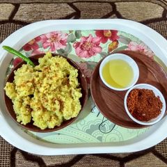 A picture of Gujarati khichu.