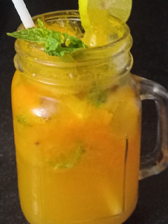 મેંગો મોઇતો(mango mojito recipe in Gujarati,) રેસીપી મુખ્ય ફોટો
