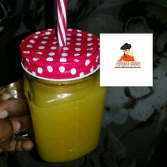 A picture of Pineapple and ginger juice.
