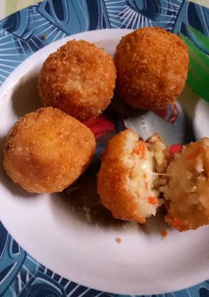 Foto resep Bola-bola nasi kriuk isi mozarella