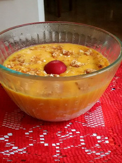 A picture of Avacado-Mango-Praline Pudding.