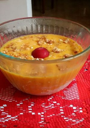 A picture of Avacado-Mango-Praline Pudding.