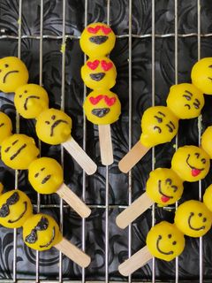 Foto resep Eggdrop Coklat Stik Emoji