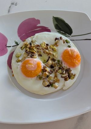 Una foto de Huevos con ajetes