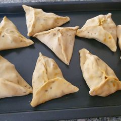 A picture of Pea and potato pakodas.