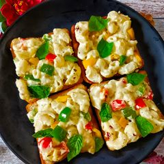 A picture of Open toast Macaroni.