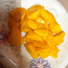 A picture of Peach black pepper chaat.