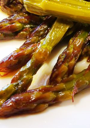 Vajban-fehérborban párolt spárga recept fotója