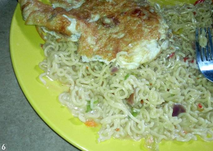 Indomie nd fried egg