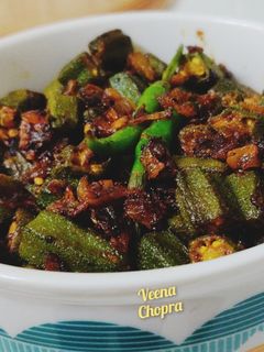 भिंडी की सब्जी (bhindi ki sabzi recipe in Hindi) रेसिपी मुख्य फोटो