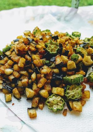 A picture of Okra, Aubergine.