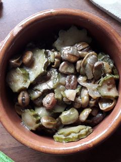 Foto di Fave e zucchine in agrodolce