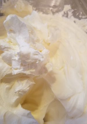 A picture of Buttercream Icing.