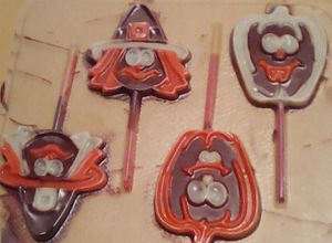 Una foto de Colombinas de Chocolate decoradas para Halloween
