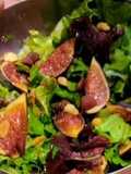 Salada de Alface com Figos e Frutos Secos