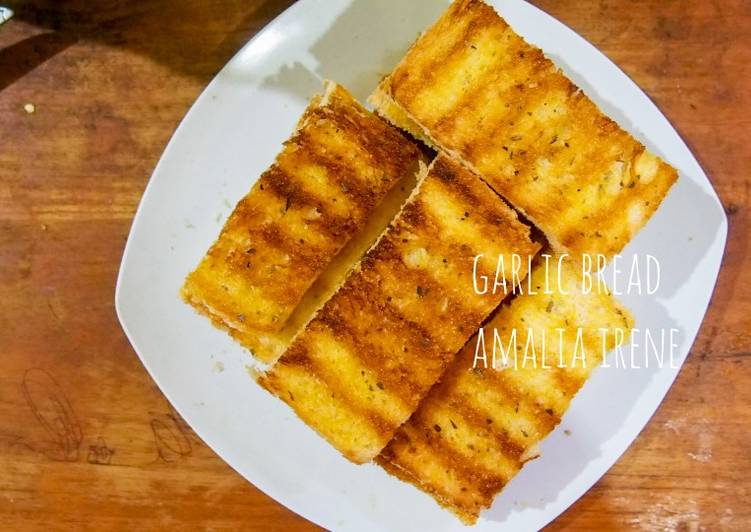  Resep  Garlic  bread roti  tawar  oleh Dapur Amalia Irene 