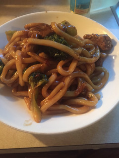 A picture of Beef and broccoli stir fry.