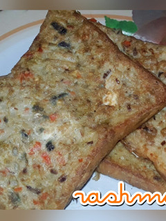 A picture of Toasted fish bread.