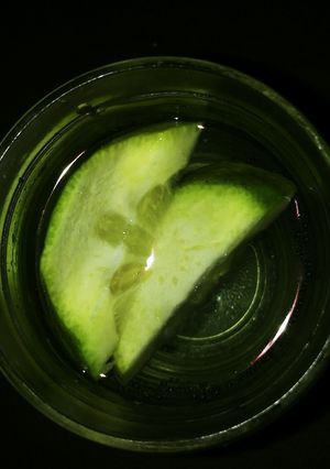 Una foto de Tónica con limón y jengibre 😌😋💦💧