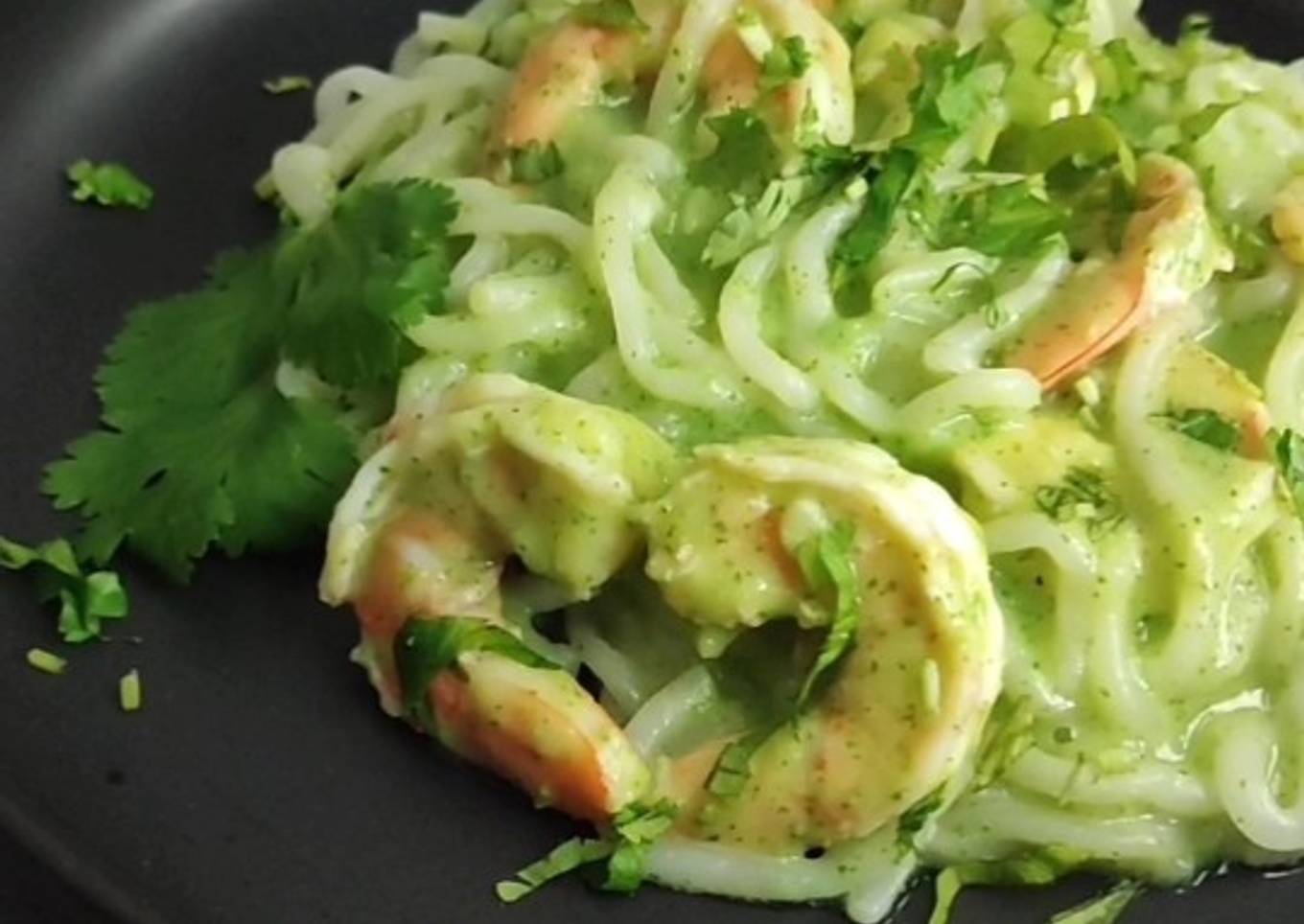 💥 PASTA CON CAMARONES EN SALSA DE AGUACATE Y CILANTRO 💥