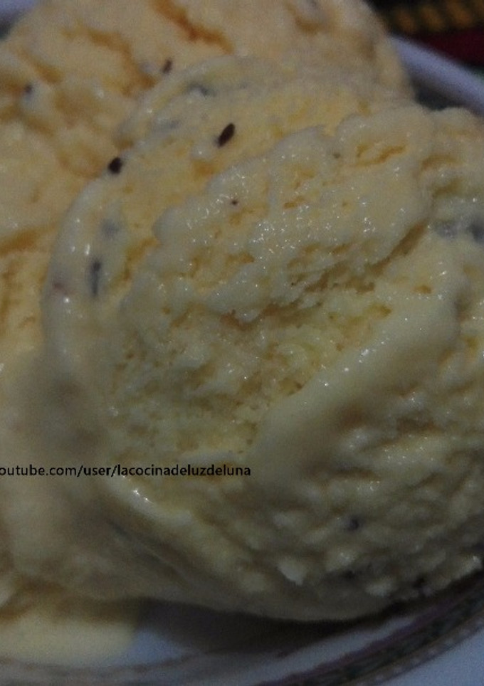 Una foto de Helado de vainilla con chispas de chocolate