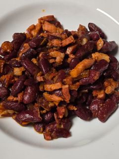 Una foto de Alubias rojas fritas