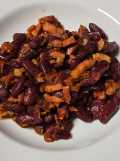 Una foto de Alubias rojas fritas