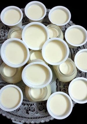 Hình của món Sữa chua úp ngược.