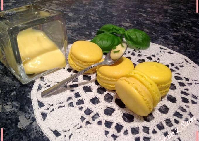 Macarons citron jaune, basilic