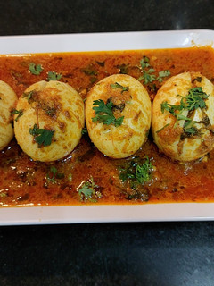 मसाला अंडा करी (Masala anda curry recipe in marathi) रेसिपी चे मुख्य फोटो