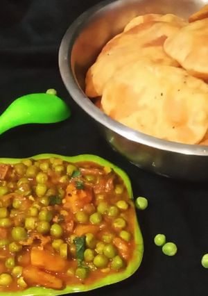 ছাতুর লুচি ও কড়াইশুঁটির ঘুগনি(Chhatur Luchi & Karaisutir Ghugni recipe in Bengali) রেসিপির প্রধান ছবি