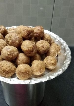 নারকেলের নাড়ু (narkel naru recipe in bengali) রেসিপির প্রধান ছবি