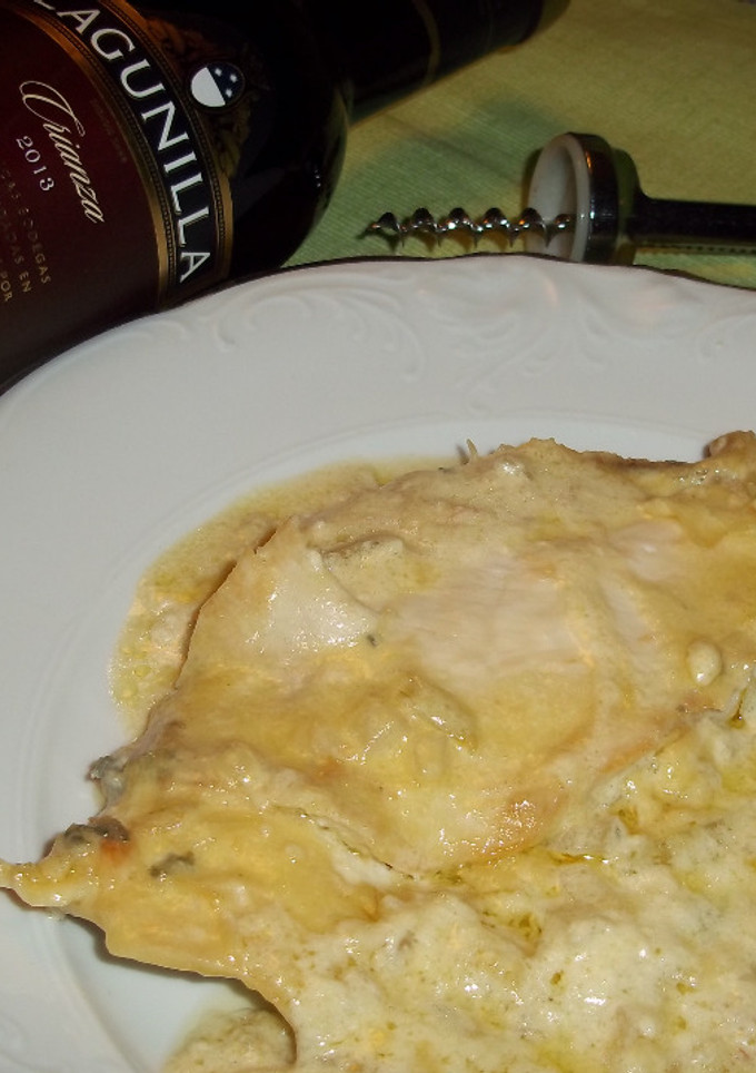Una foto de Pechuga de pollo al roquefort