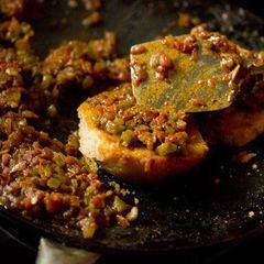 A picture of Masala pav.