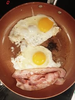 Hình của món Ba rọi chiên trứng.